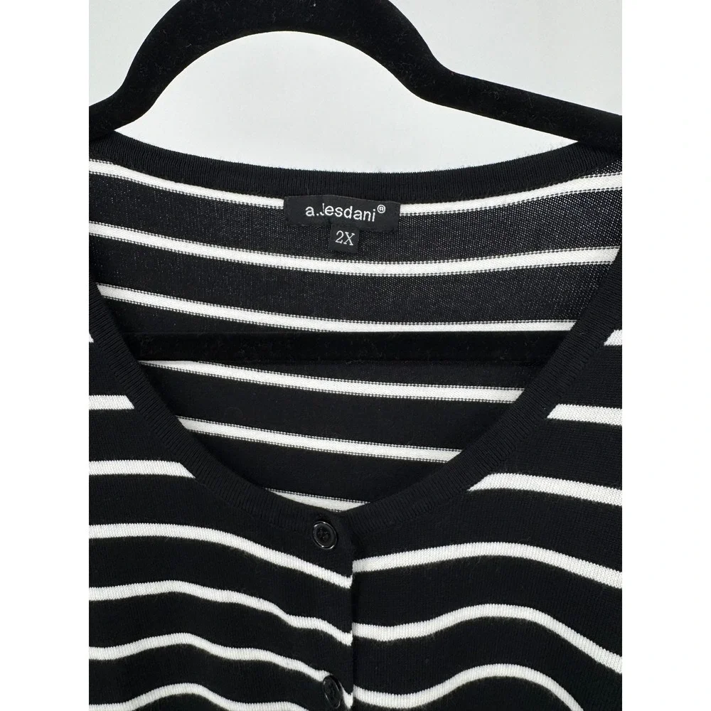 a. lesdani Womens 2X Black White Striped‎ V Neck Button Front Cardigan Sweater - Picture 2 of 6